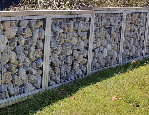 Rolos de malha galvanizados e soldados a quente duráveis para gaiolas de animais