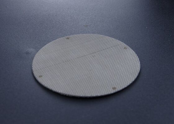Filtros de malha de arame multicamadas que fornecem filtragem para diversas aplicações industriais