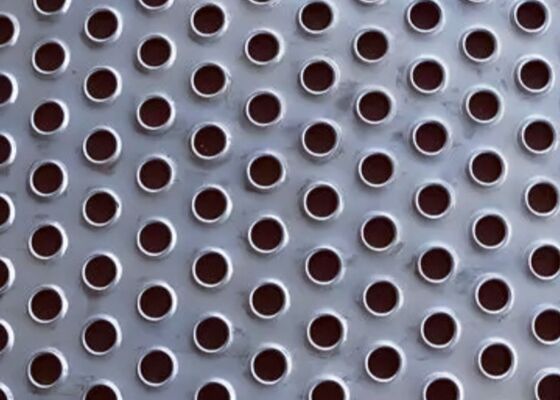 Resistência à tração 250 a 550 MPa Painel de metal perforado Personalização a pedido e opção versátil para múltiplos usos industriais