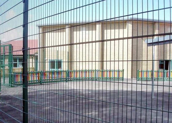 Fio soldado de aço inoxidável Mesh Panels For Fencing da alta segurança 2.7m antienvelhecimento