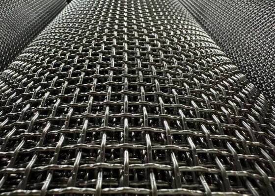 Ecrã de malha de arame de aço inoxidável pré-crimpado com aberturas quadradas para aplicações industriais e arquitetônicas de trabalho pesado